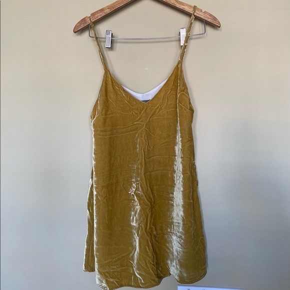Reformation Dresses & Skirts - Reformation Gold Velvet Party Dress